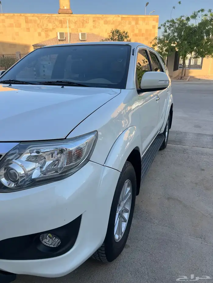 للبيع فورتشنر 2015 مخزن 4 سلندر تماتيك سعودي 13