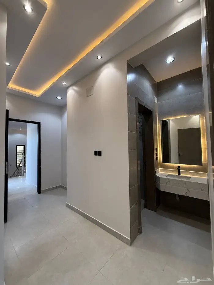 للبيع شقق ارضيه وارواف علويه بأسعار صيدة بموقع مميز بالخميس 45