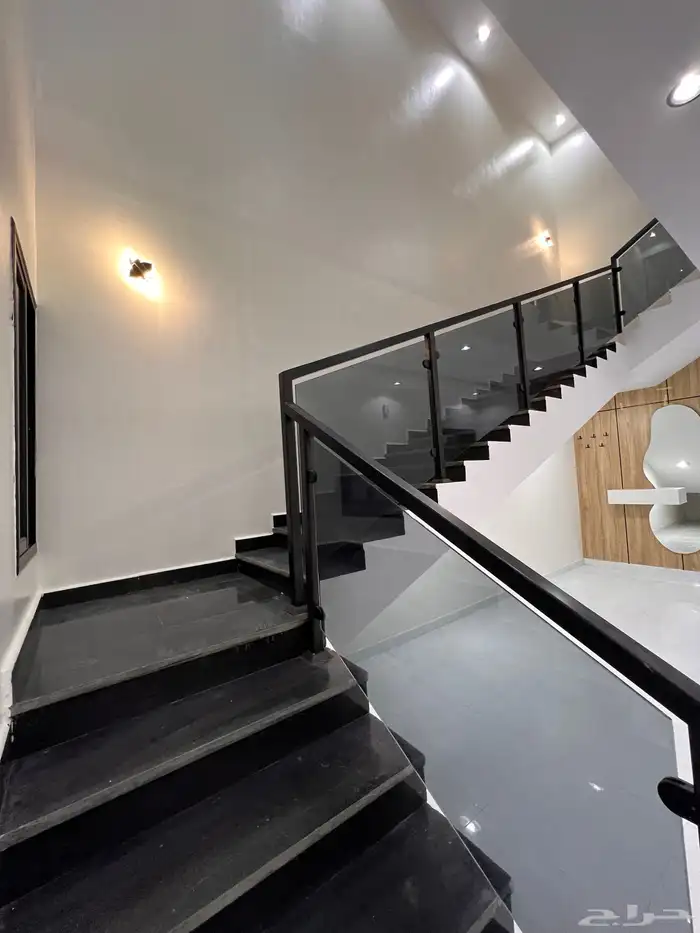 للبيع فيلا روف مع ملحق حى الراقى خميس مشيط780 الف 27