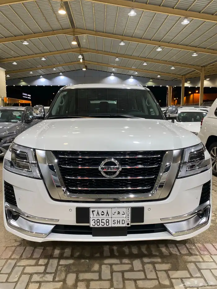 للبيع نيسان باترول 2021 بلاتينيوم فل كامل سعودي عداد 55 الف 2