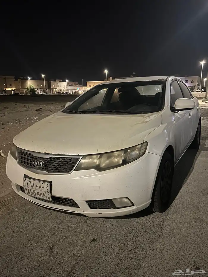 للبيع كيا سيراتو. 2013 4
