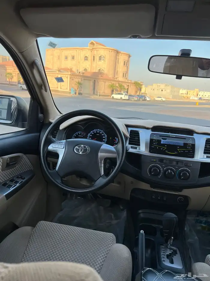 للبيع فورتشنر 2015 مخزن 4 سلندر تماتيك سعودي 27