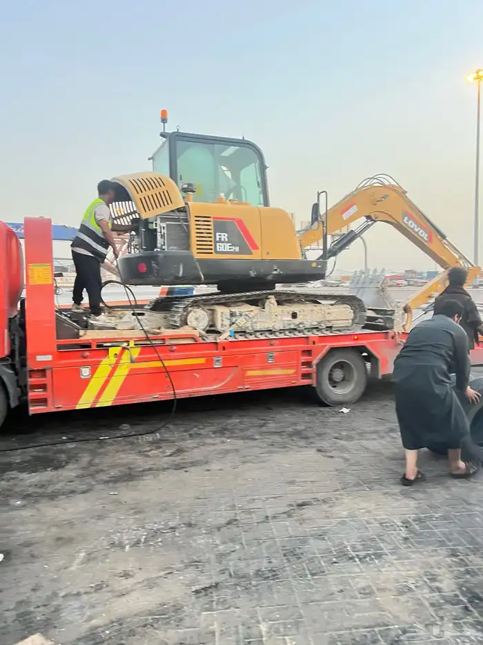 Bucklin Mini for rent Mini excavator 3