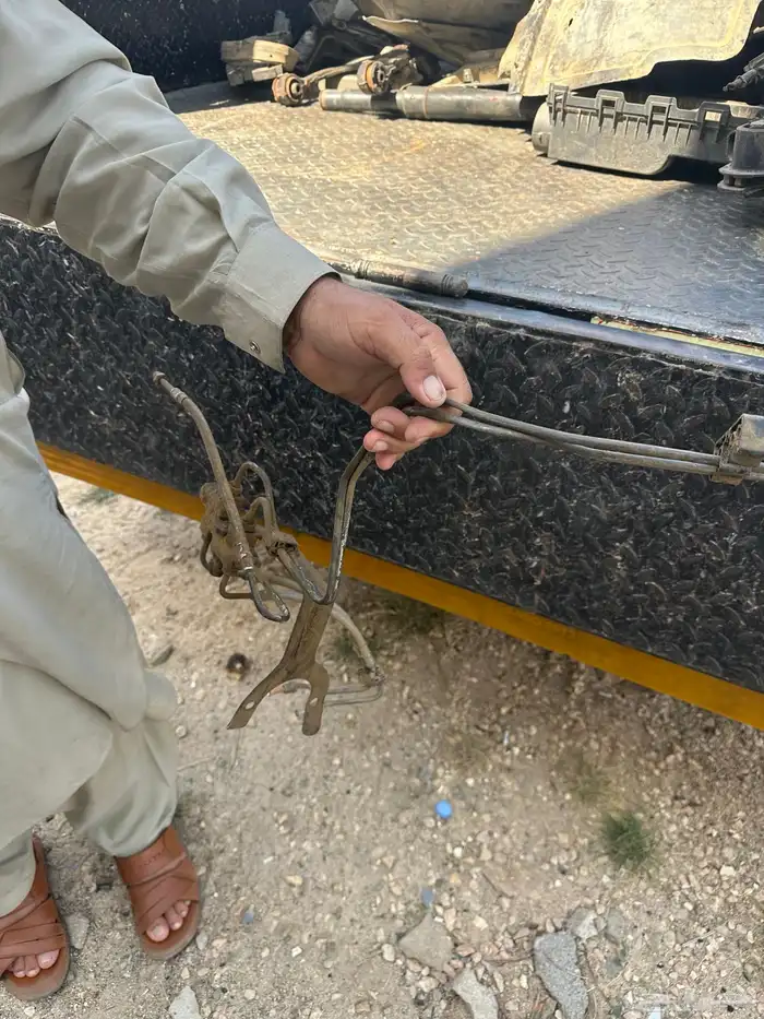 دوج سالنجر 2013قطع وكاله للبيع 33