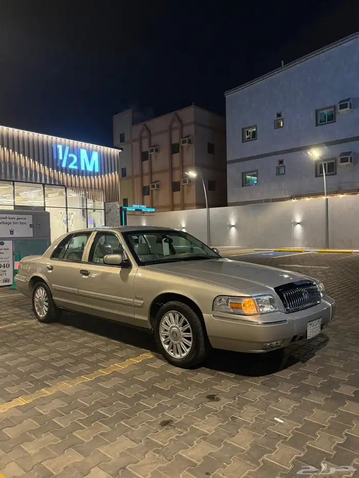 فورد جراند ماركيز 2010 6