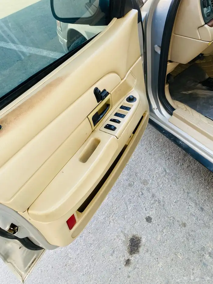 فورد كراون فيكتوريا 2012 10