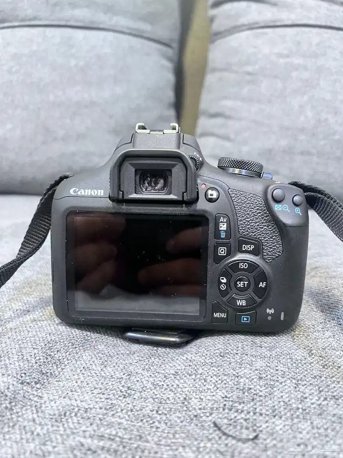 كاميرا كانون D2000 2