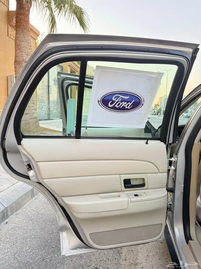 فورد كراون فكتوريا - 2012 سعودي ( استخدام شخصي ) 46