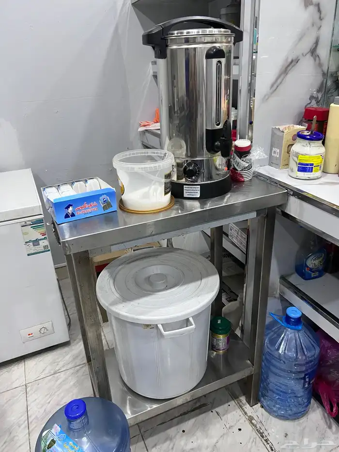 ساج وعجانة وفرادة خبز وثلاجة عرض متر ونص في متر ونص وطولت 10