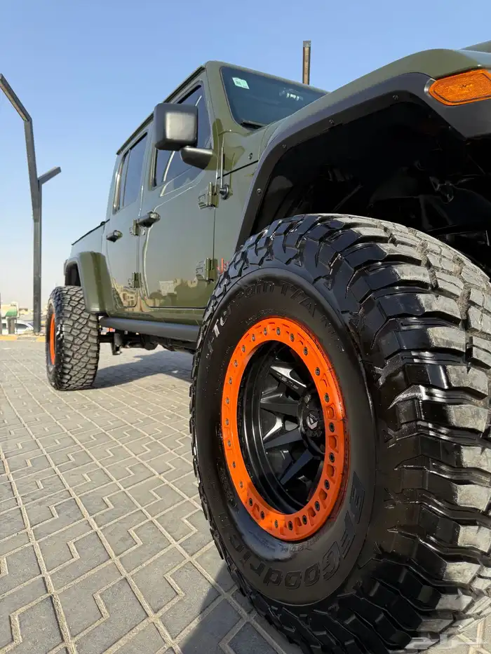 جيب قلاديتور Jeep Gladiator 2023 14