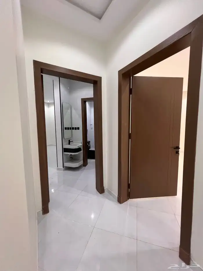 للبيع فيلا روف مع ملحق حى الراقى خميس مشيط780 الف 21