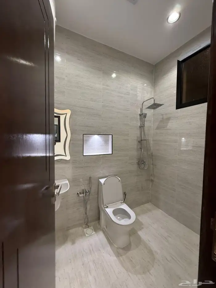 للبيع دور تمليك ارضي بحوش حى الزهور بالقرب من الدفاع المدنى 22