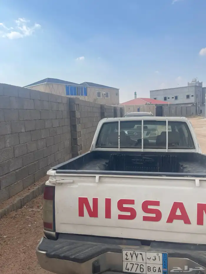 للبيع نيسان مديل 2000 2