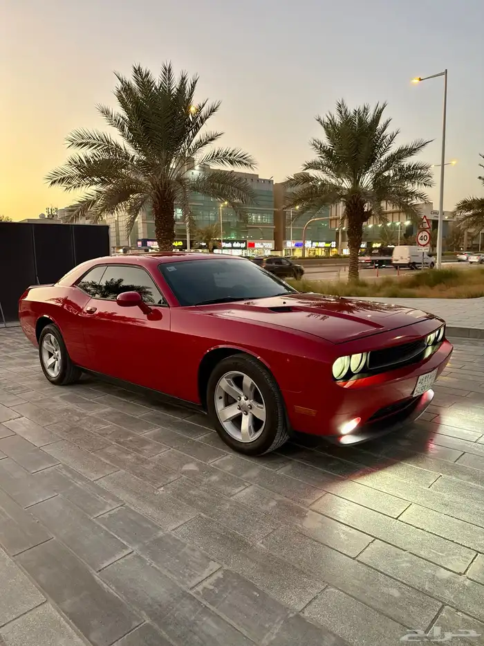 تشالنجر 2011 V6 احمر مميز - سستم صوت وصيانه منتظم 1