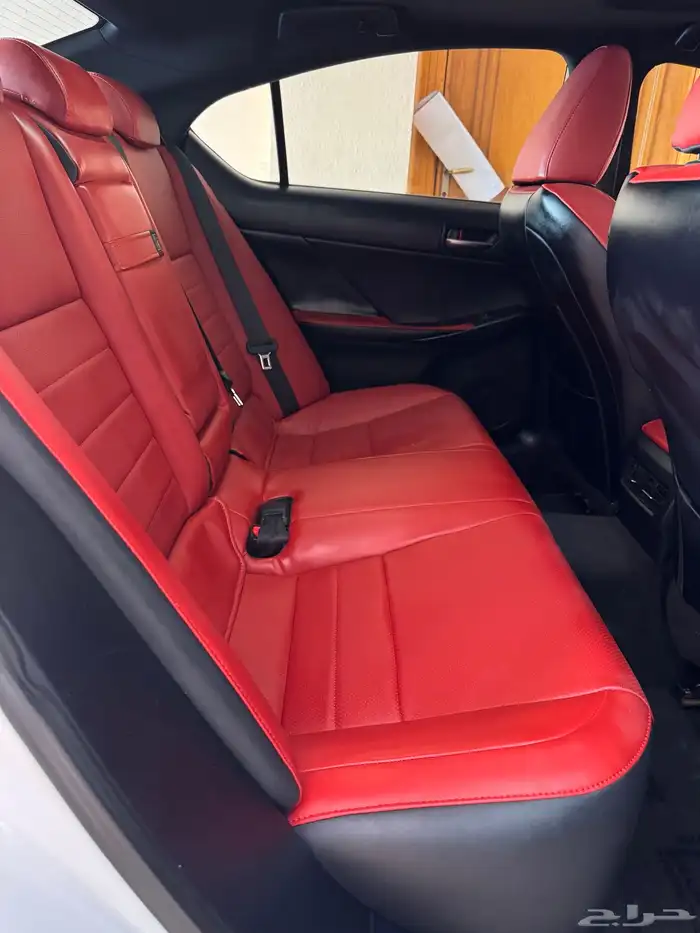 لكزس IS 350 f sport 2023 28