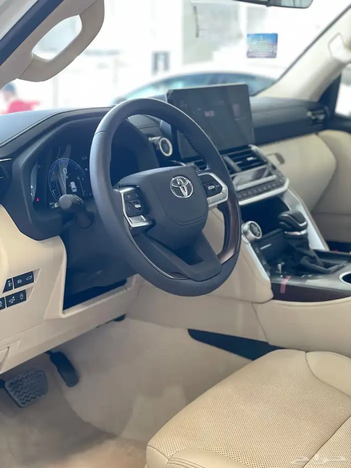 تويوتا جي اكس ار 4. 2025 4