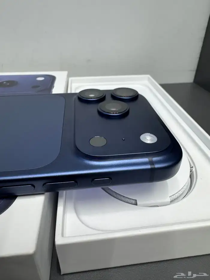 ايفون 17 برو 1 تيرا ازرق ضمان حاسبات شبه جديد فقط ب5900 7