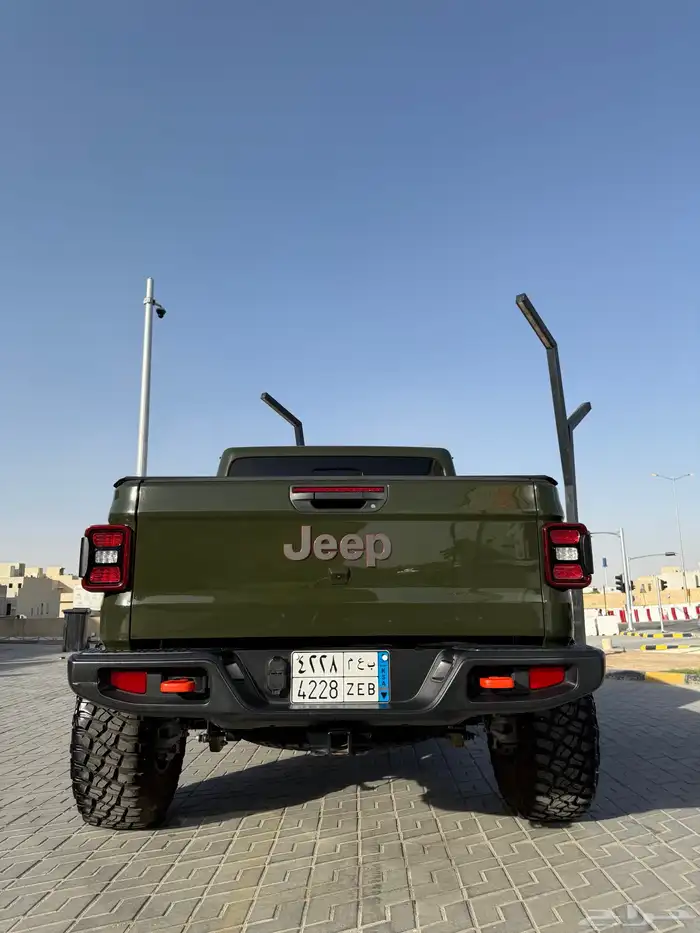 جيب قلاديتور Jeep Gladiator 2023 5