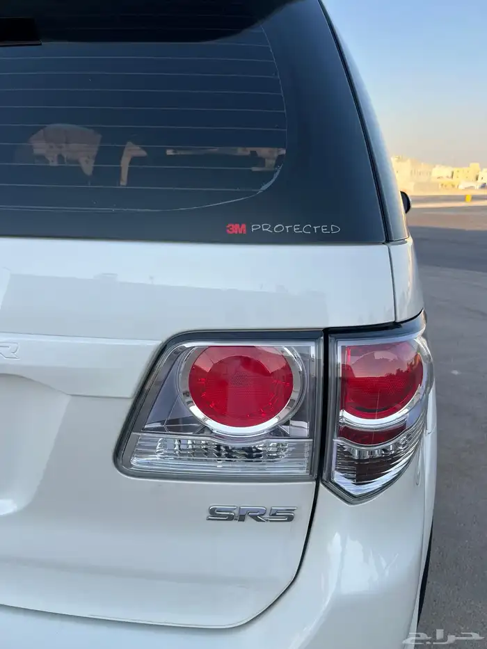 للبيع فورتشنر 2015 مخزن 4 سلندر تماتيك سعودي 2