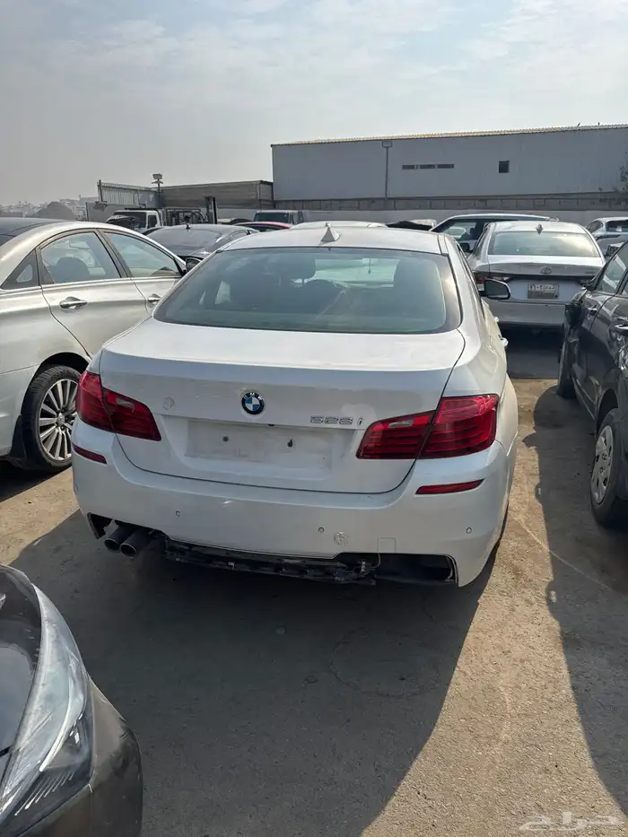 سيارات مصدومه 43