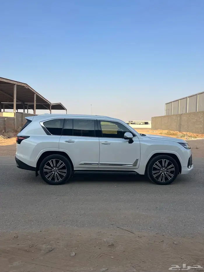 لكزس 2025 وارد الكويت عداد 23 الف فقط 0