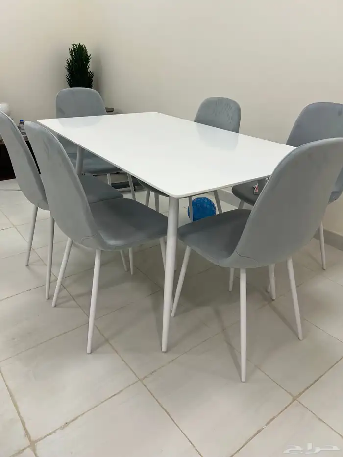 طاولة طعام للبيع 1