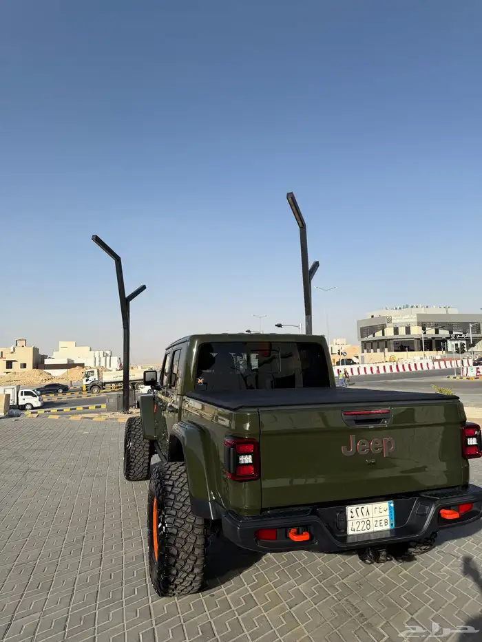 جيب قلاديتور Jeep Gladiator 2023 6