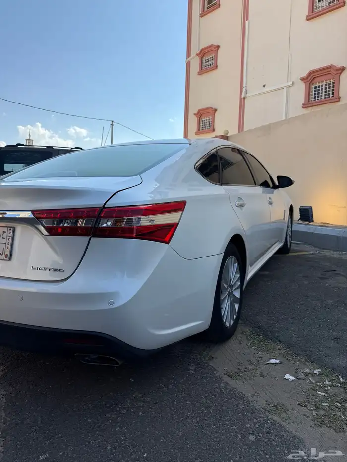 تويوتا افالون فل كامل فئة ليموتد 2013 4