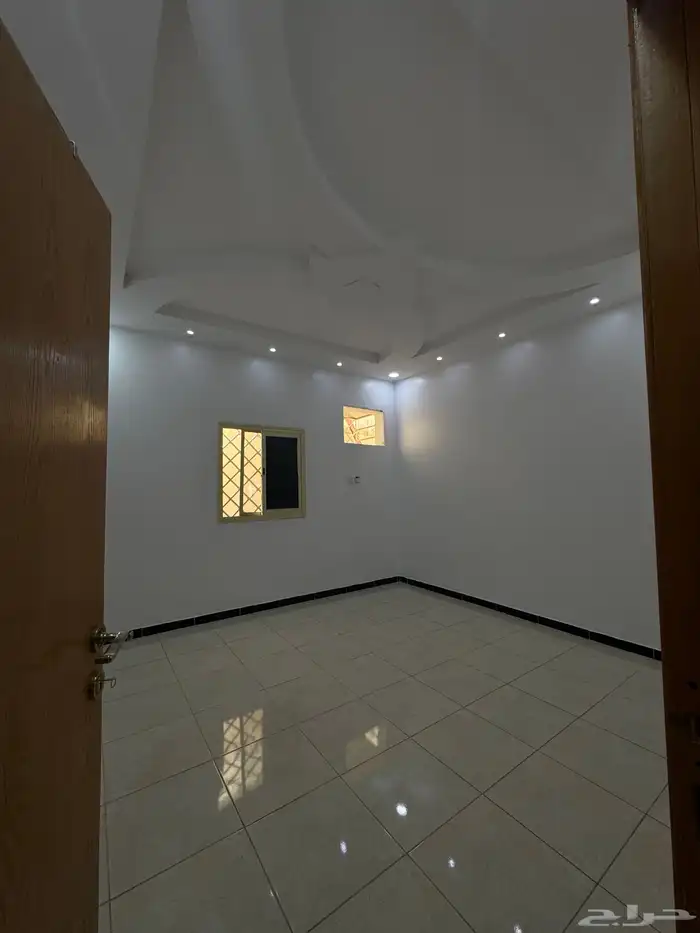 للإيجار شقه بأحد رفيدة شرق ال بريد 3