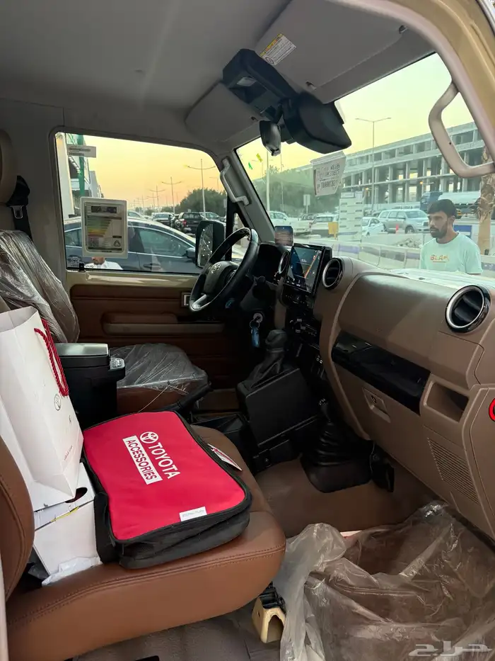 شاص رفرف بنزين اتوماتيك فل كامل 2025 سعودي شبه جديد 9