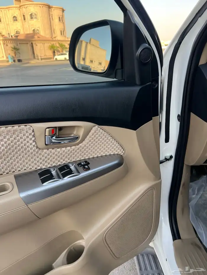 للبيع فورتشنر 2015 مخزن 4 سلندر تماتيك سعودي 18