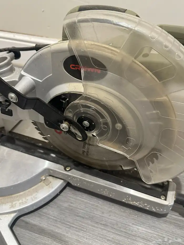 منشار خشب بحالة جديدة 1