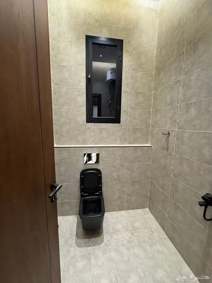 للبيع بالمحاله روف علوي بمدخل سياره تشطيب vip 9