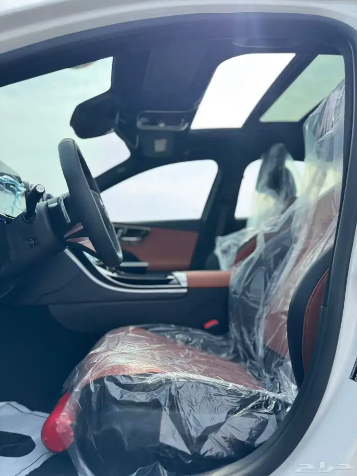 مرسيدس C200 موديل 2025(اصفار) 12