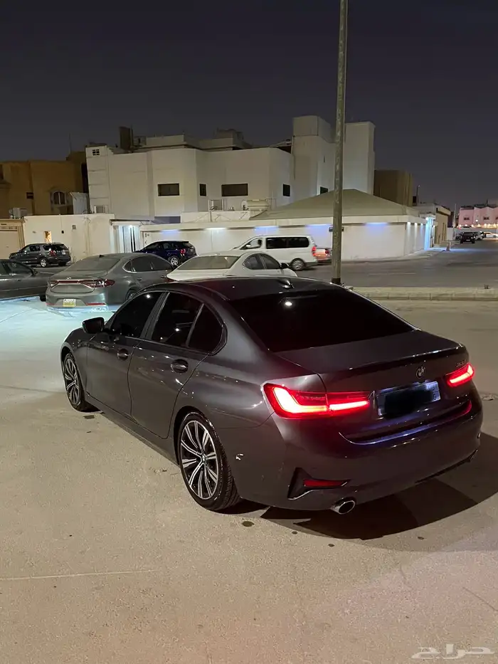 سلام عليكم للبيع بي ام دبليو 10