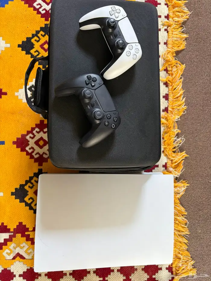 سوني 5 مع يدين 3