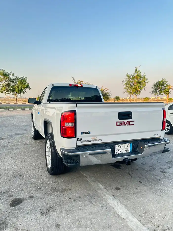 للبيع جمس سييرا 2018 غماره Z71 دبل 4X4 فل 6