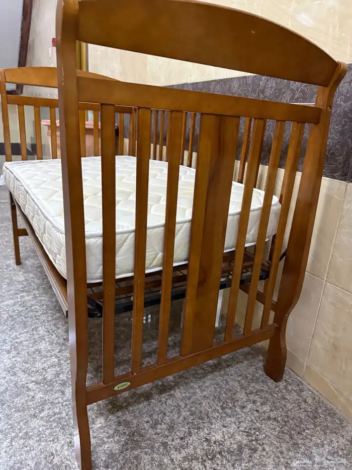 سرير اطفال 2
