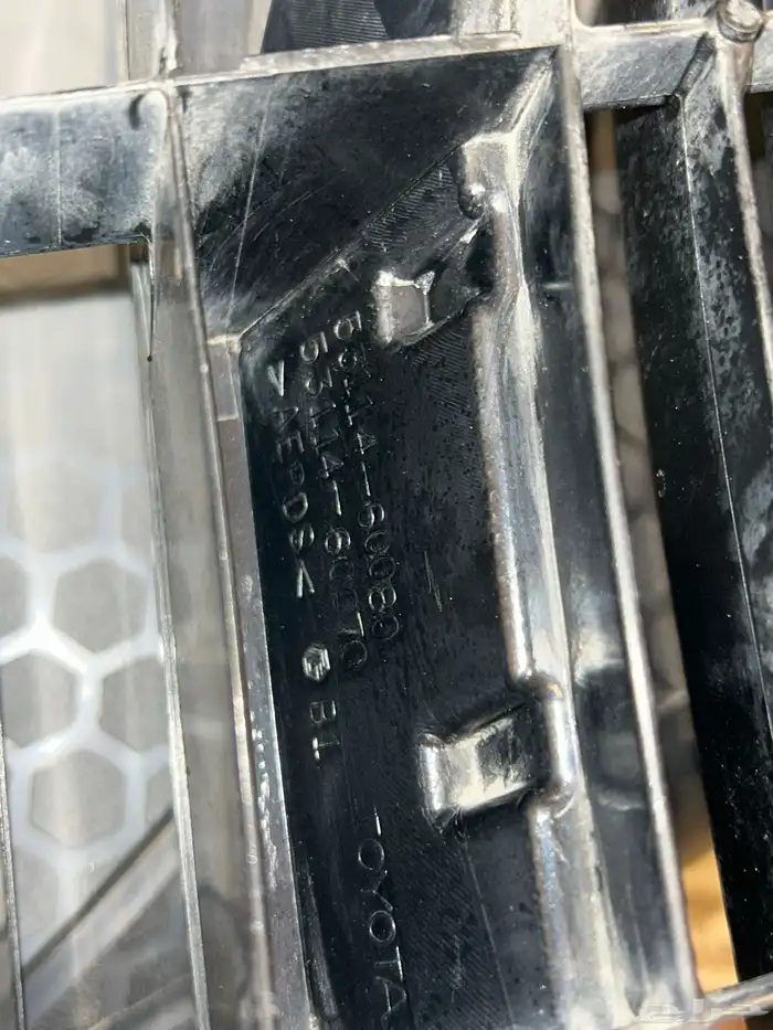 شبك برادو 2010 اصلي وكاله اسود 1