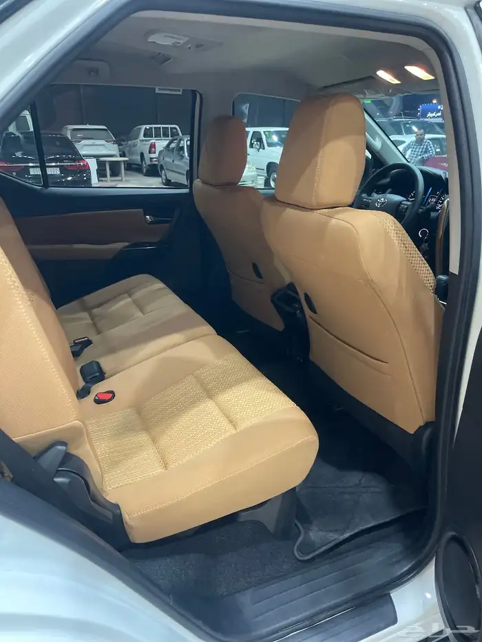 تويوتا فورتشنر بنزين موديل 2025 Gx دبل 11