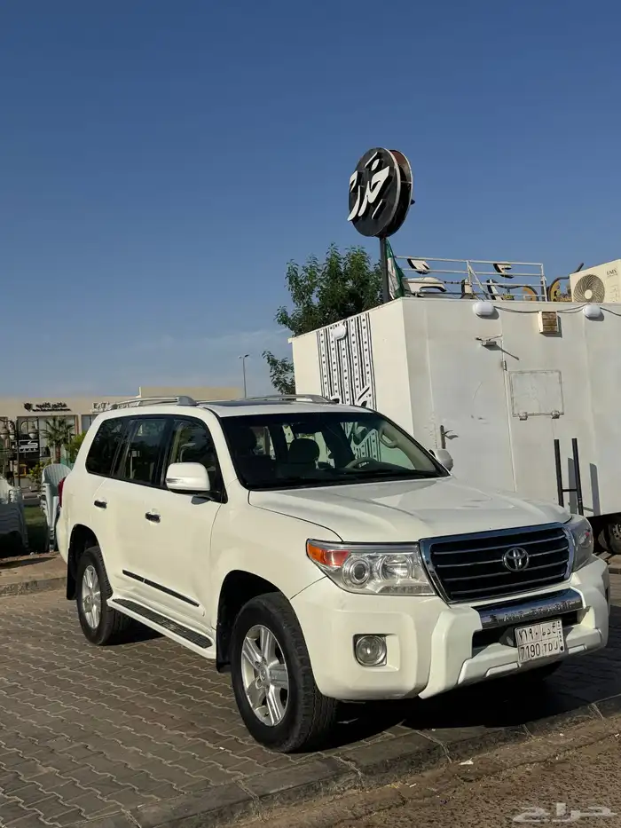 جيب لاندكروز 2014 فل كامل 1