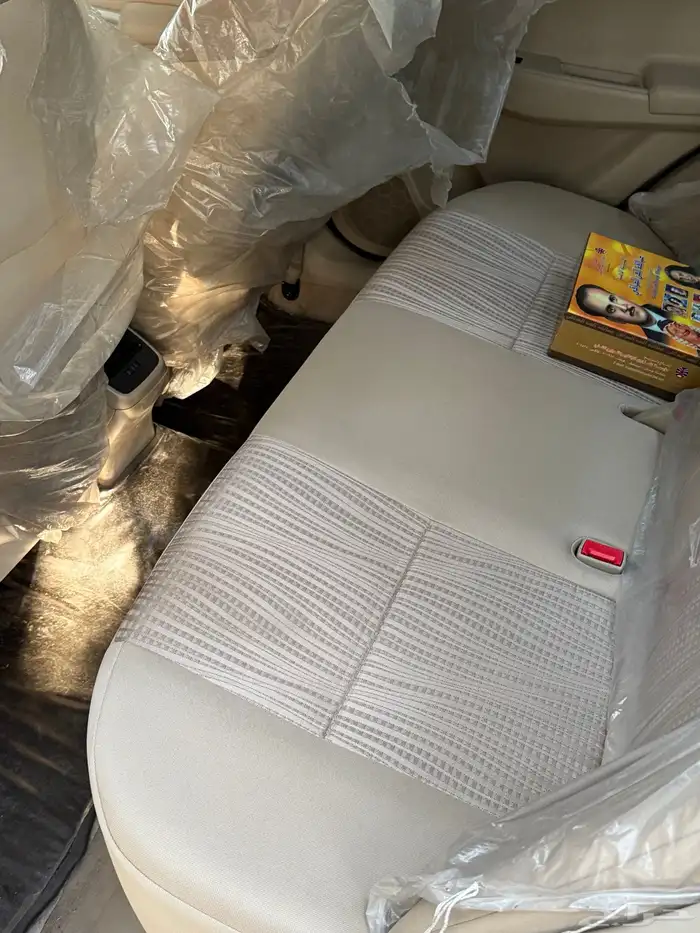 ديزاير 2022 الون ابيض 9