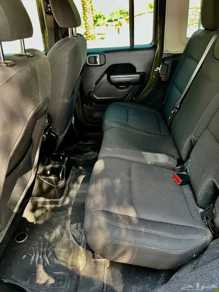 جيب رانجلر سبورت 2023 انلميتد 16