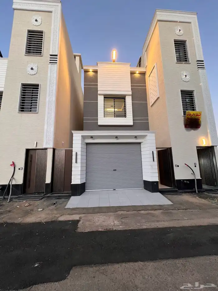 للبيع فيلا روف مع ملحق حى الراقى خميس مشيط780 الف 0