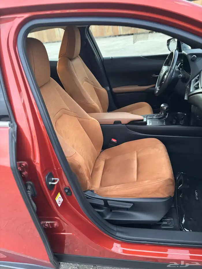 لكزس UX20 2019 مخزن بدي وكاله عداد 25 الف km 17