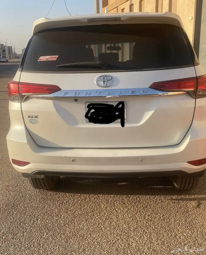 للبيع فورتشنر موديل 2020 ديزل حج م المكينه 2400 3