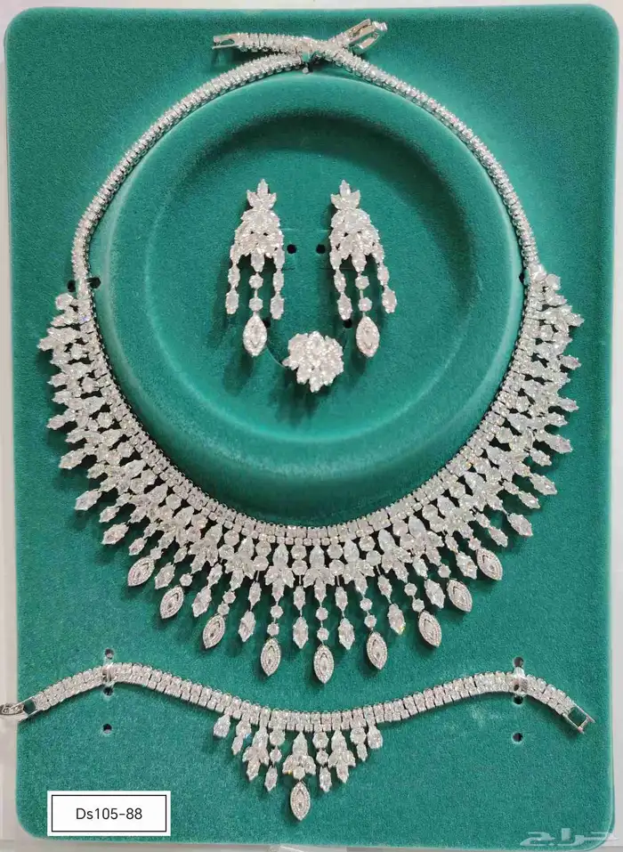 تصميم أنيق يزدان بتفاصيل دقيقة وبريق لامع يخطف الأنظار 6