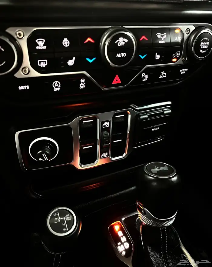 جيب رانجلر 2023 صحاري فل كامل 6 سلندر نظيف جدااا 14