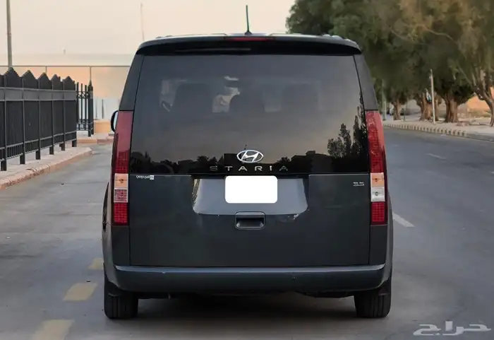 هيونداي ستاريا موديل 2022 4