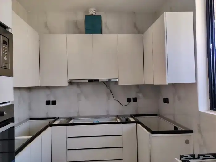 فني المنيوم تفصيل شبابيك. تفصيل ابواب وصيانة مطابخ الالمنيوم 1